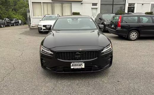 2024 Volvo S60 Plus Black Edition