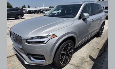 2023 Volvo XC90 Plus Bright
