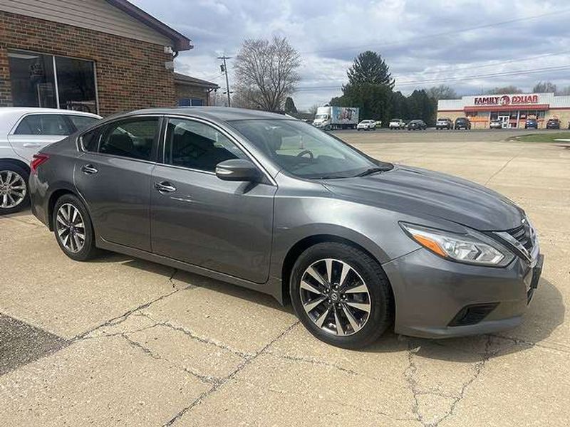2017 Nissan Altima — a typically priced live listing