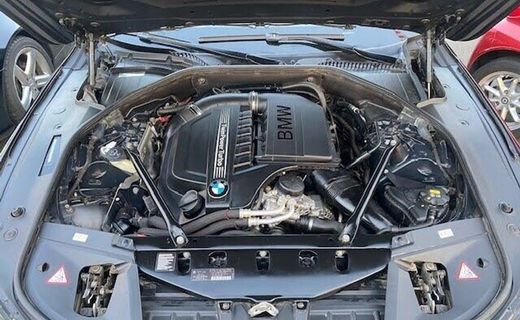 2015 BMW 740i