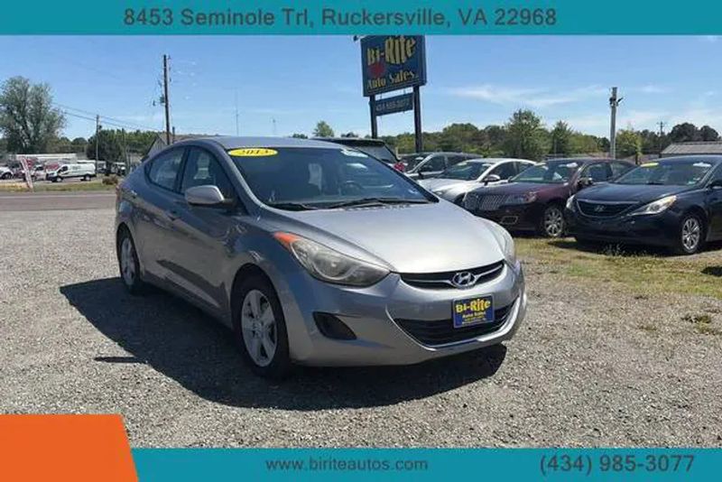 2013 Hyundai Elantra — a typically priced live listing