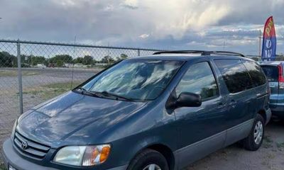 2001 Toyota Sienna LE XLE