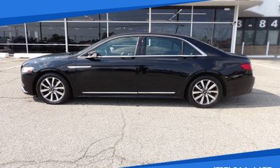 2017 Lincoln Continental Premiere