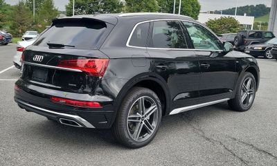 2024 Audi Q5 E S Line Quattro