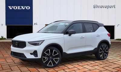 2026 Volvo XC40 Ultra Black Edition