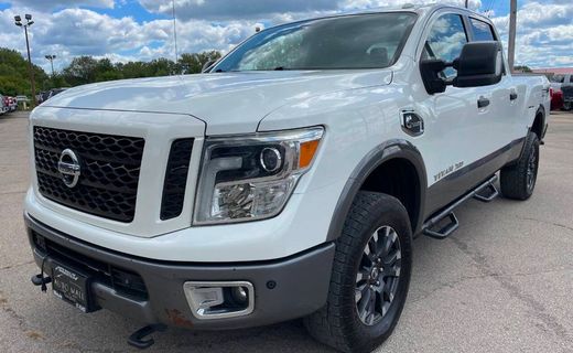 2017 Nissan Titan SL