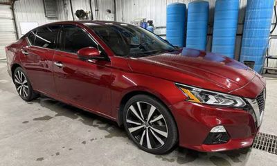 2021 Nissan Altima 25 Platinum