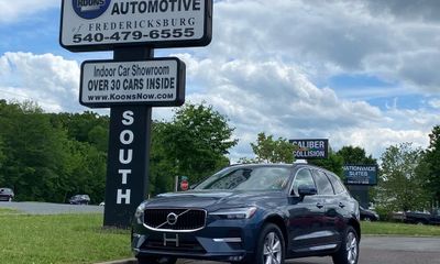 2022 Volvo XC60 Momentum Excl S60