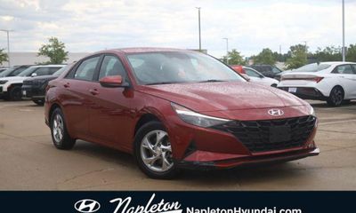 2023 Hyundai Elantra SE