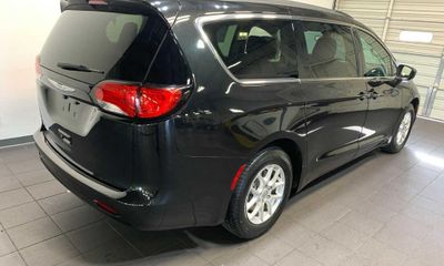 2020 Chrysler Voyager LXI
