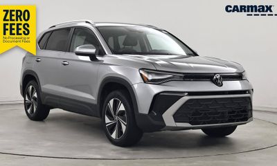 2025 Volkswagen Taos 4MOTION SE