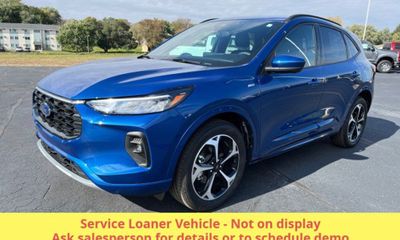 2023 Ford Escape ST Line Select