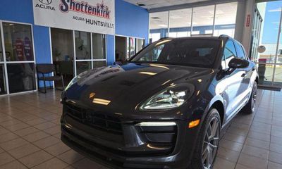 2025 Porsche Macan