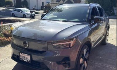 2023 Volvo XC40 Twin Ultimate Eawd
