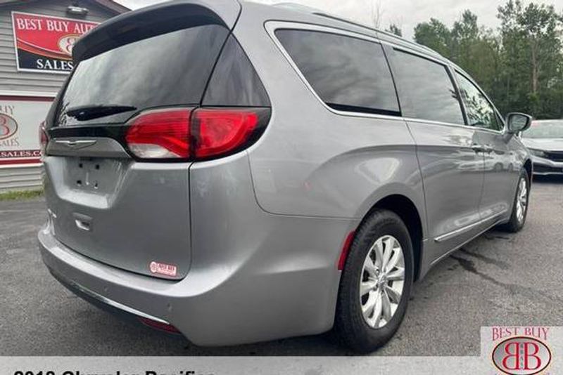 2018 Chrysler Pacifica — a typically priced live listing