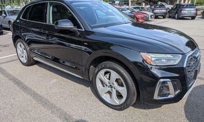 2025 Audi Q5 S Line Quattro