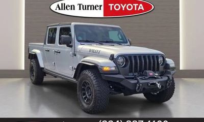 2023 Jeep Gladiator Sport