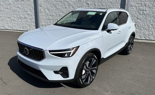 2024 Volvo XC40 Plus Bright