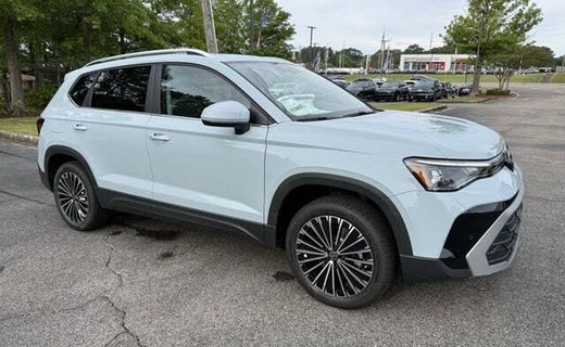 2026 Volkswagen Taos SE