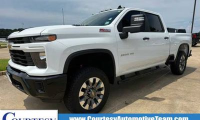 2024 Chevrolet Silverado HD Custom
