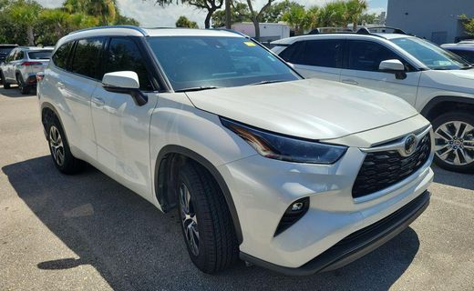 2021 Toyota Highlander XLE NAV