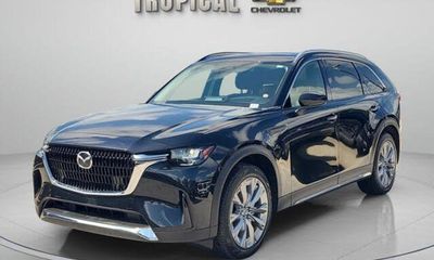 2024 Mazda CX-90 Premium Package