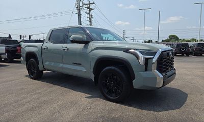 2023 Toyota Tundra SR5