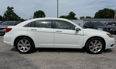 2013 Chrysler 200 LX