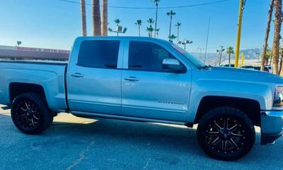 2017 Chevrolet Silverado LT