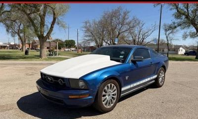 2009 Ford Mustang Deluxe