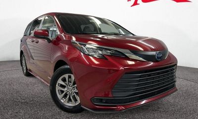 2021 Toyota Sienna LE