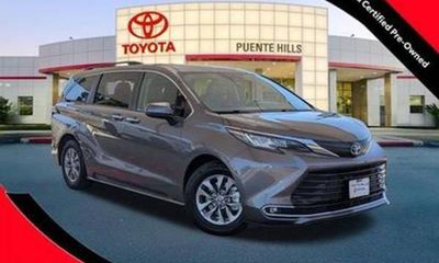 2023 Toyota Sienna XLE