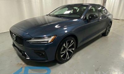 2025 Volvo S60 Plus Dark
