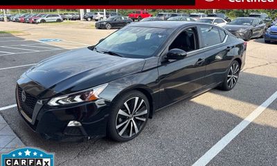 2022 Nissan Altima SR