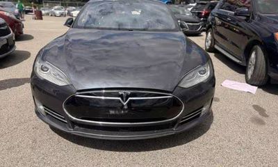 2015 Tesla Model S 85D