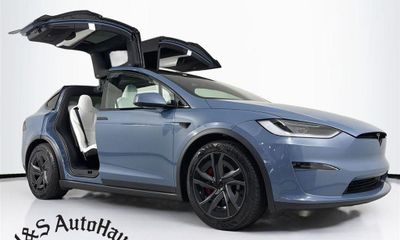 2026 Tesla Model X Plaid