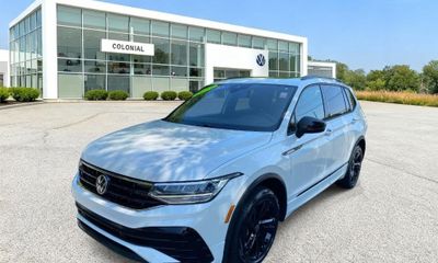 2023 Volkswagen Tiguan 4Motion SE R