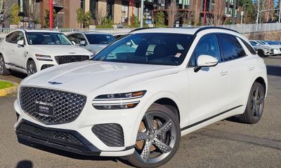 2025 Genesis GV70