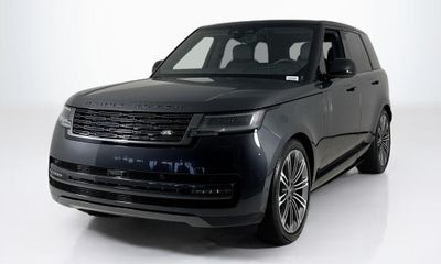 2025 Land Rover Range SE