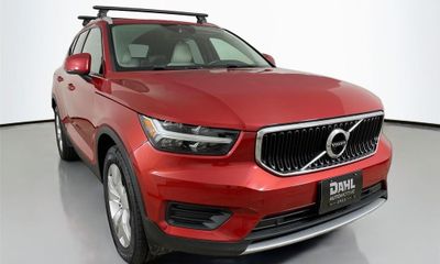 2020 Volvo XC40 Momentum