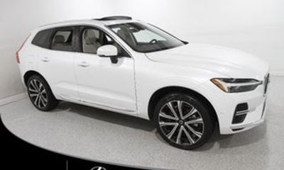 2023 Volvo XC60 Plus Dark