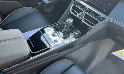 2026 Bentley Flying Spur Plug IN Hybrid