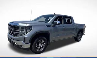 2025 GMC Sierra SLT