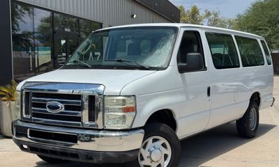 2012 Ford E-350 XLT