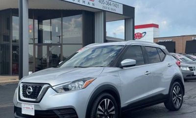 2019 Nissan Kicks S