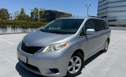 2012 Toyota Sienna LE