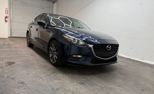 2018 Mazda MAZDA3 Touring