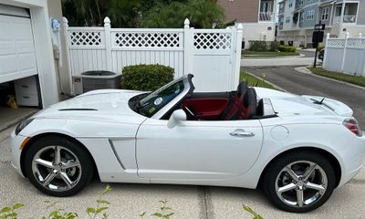 2008 Saturn SKY RED Line
