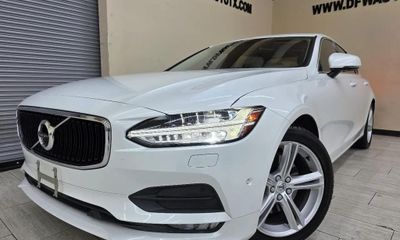 2017 Volvo S90 Momentum