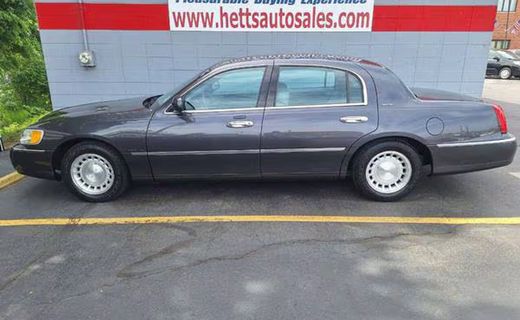 2001 Lincoln Town CAR Executive